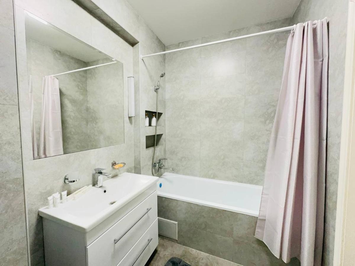 Central Park In The City Center Apartment Almatî Exterior foto