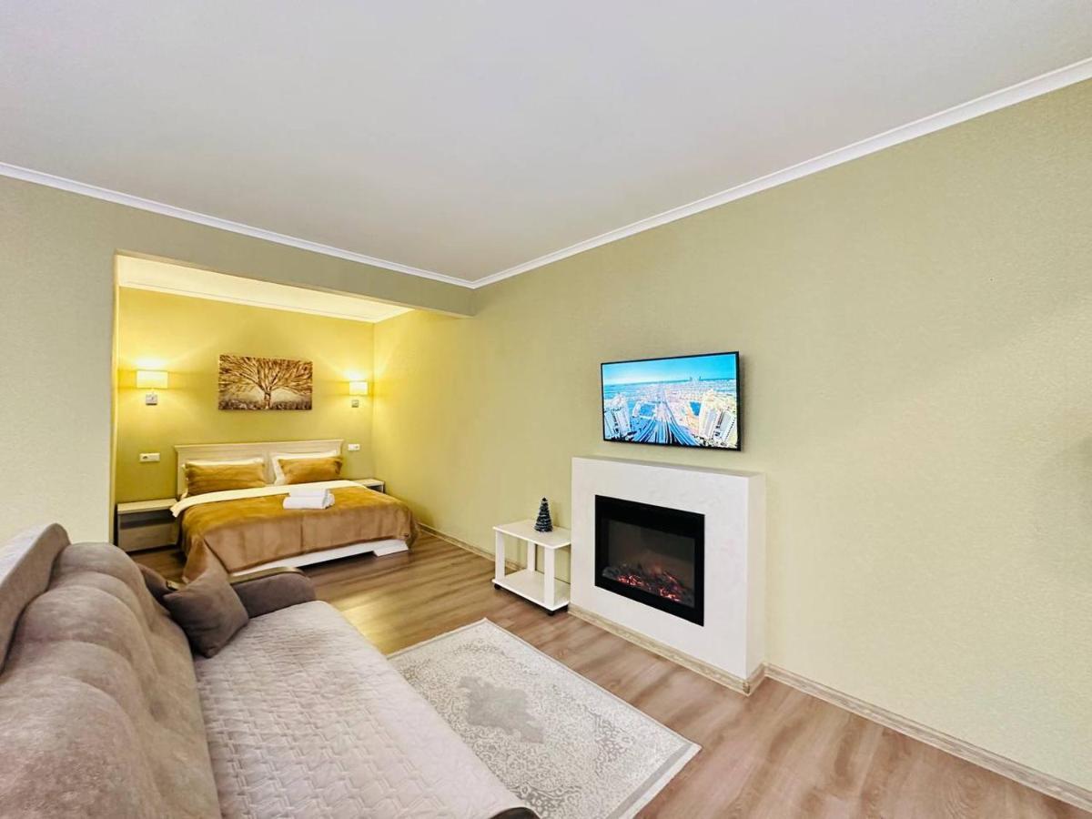 Central Park In The City Center Apartment Almatî Exterior foto