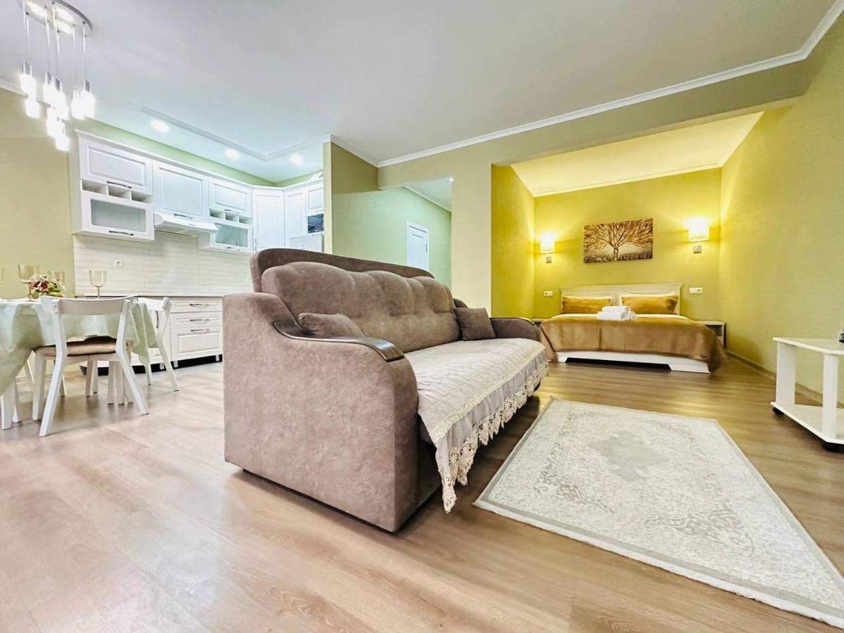 Central Park In The City Center Apartment Almatî Exterior foto