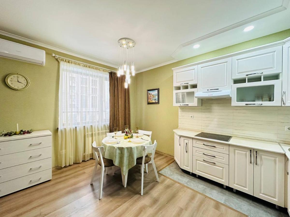 Central Park In The City Center Apartment Almatî Exterior foto