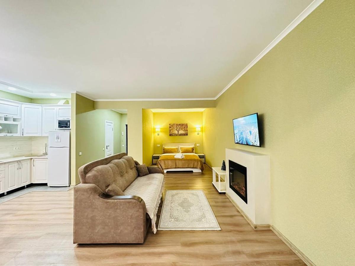 Central Park In The City Center Apartment Almatî Exterior foto