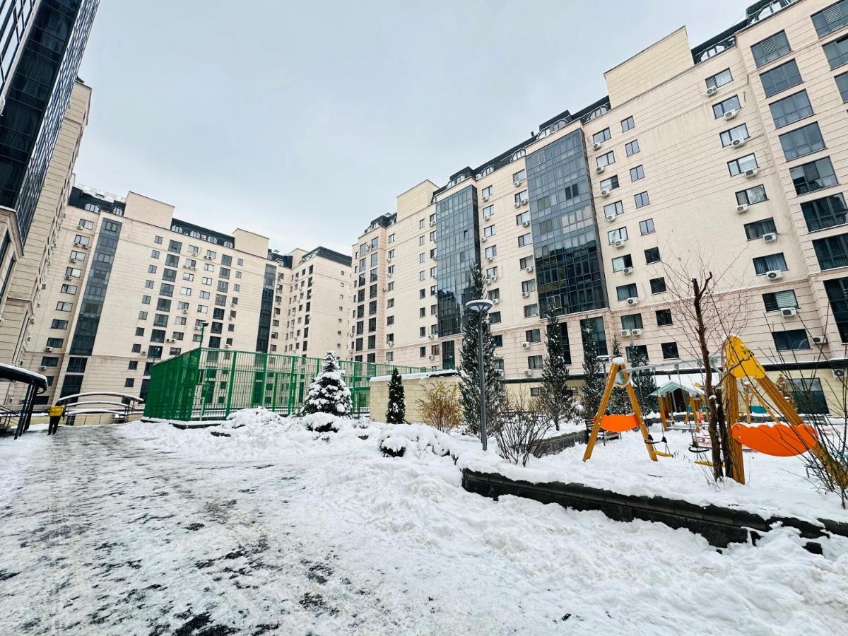 Central Park In The City Center Apartment Almatî Exterior foto